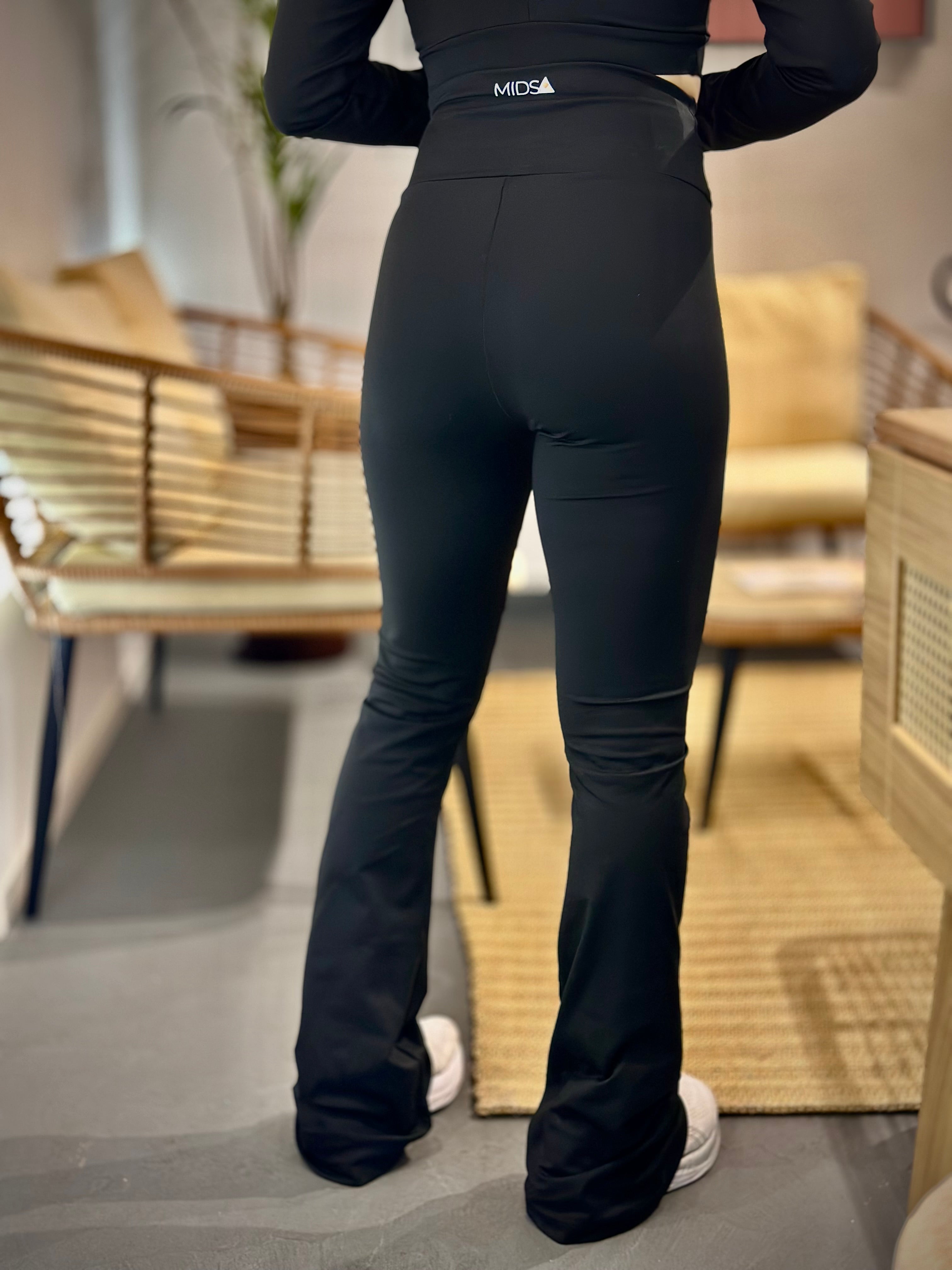 Calça Flare Winter Essence - Cor: Preto
