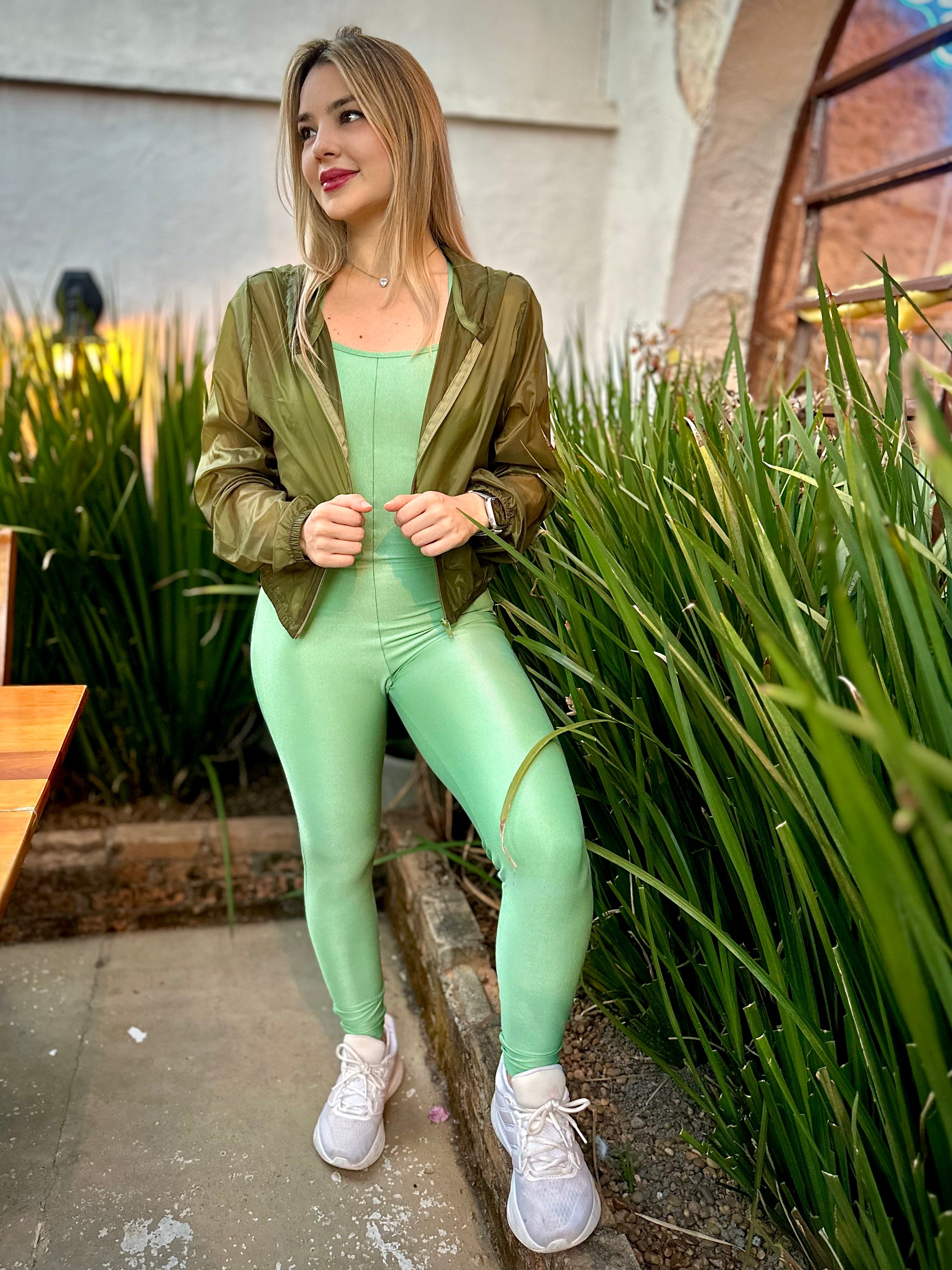 Jaqueta Cropped - Cor: Verde Militar