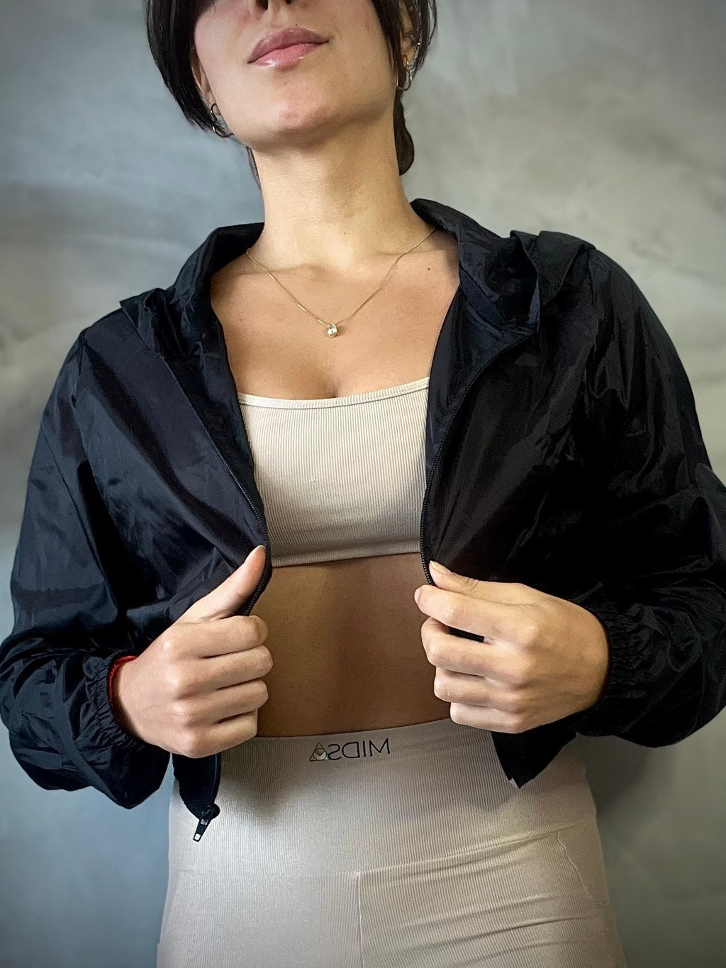 Jaqueta Cropped - Cor: Ônix