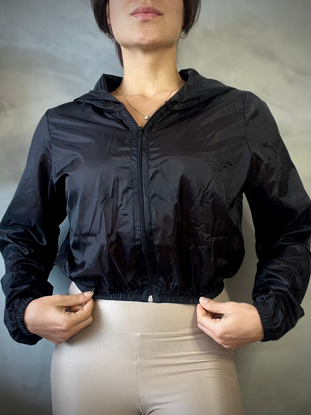 Jaqueta Cropped - Cor: Ônix