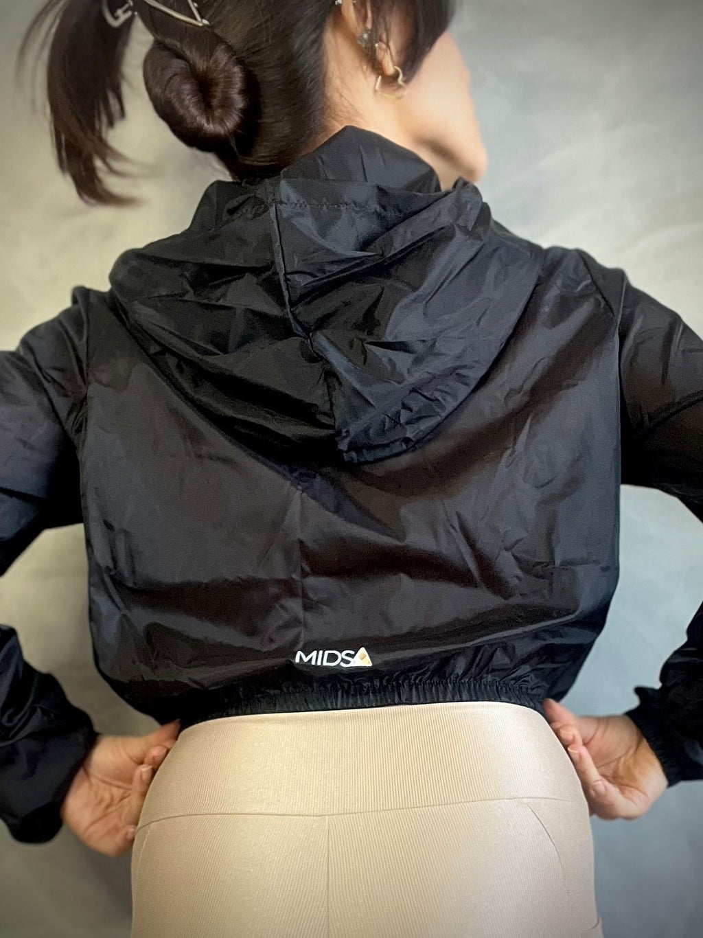 Jaqueta Cropped - Cor: Ônix