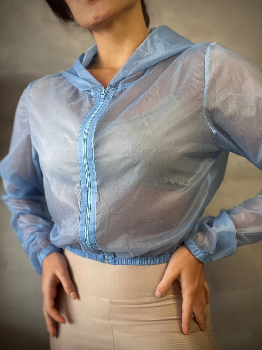 Jaqueta Cropped - Cor: Topázio Azul